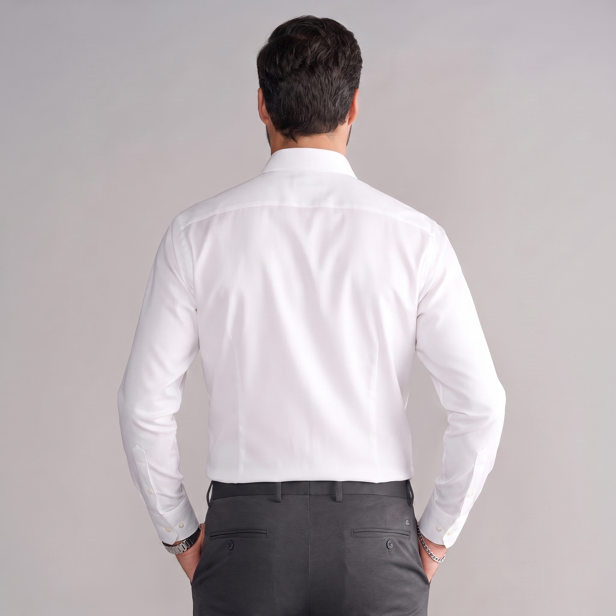 Chemise infroissable homme coupe ajustée Zenniro – présentation du modèle