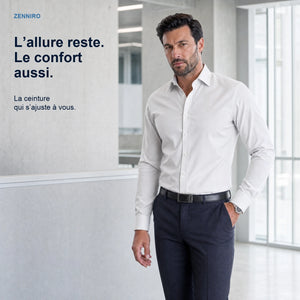 Zenniro — L’allure reste, le confort aussi. Ceinture portée par le mannequin en chemise blanche et pantalon marine.